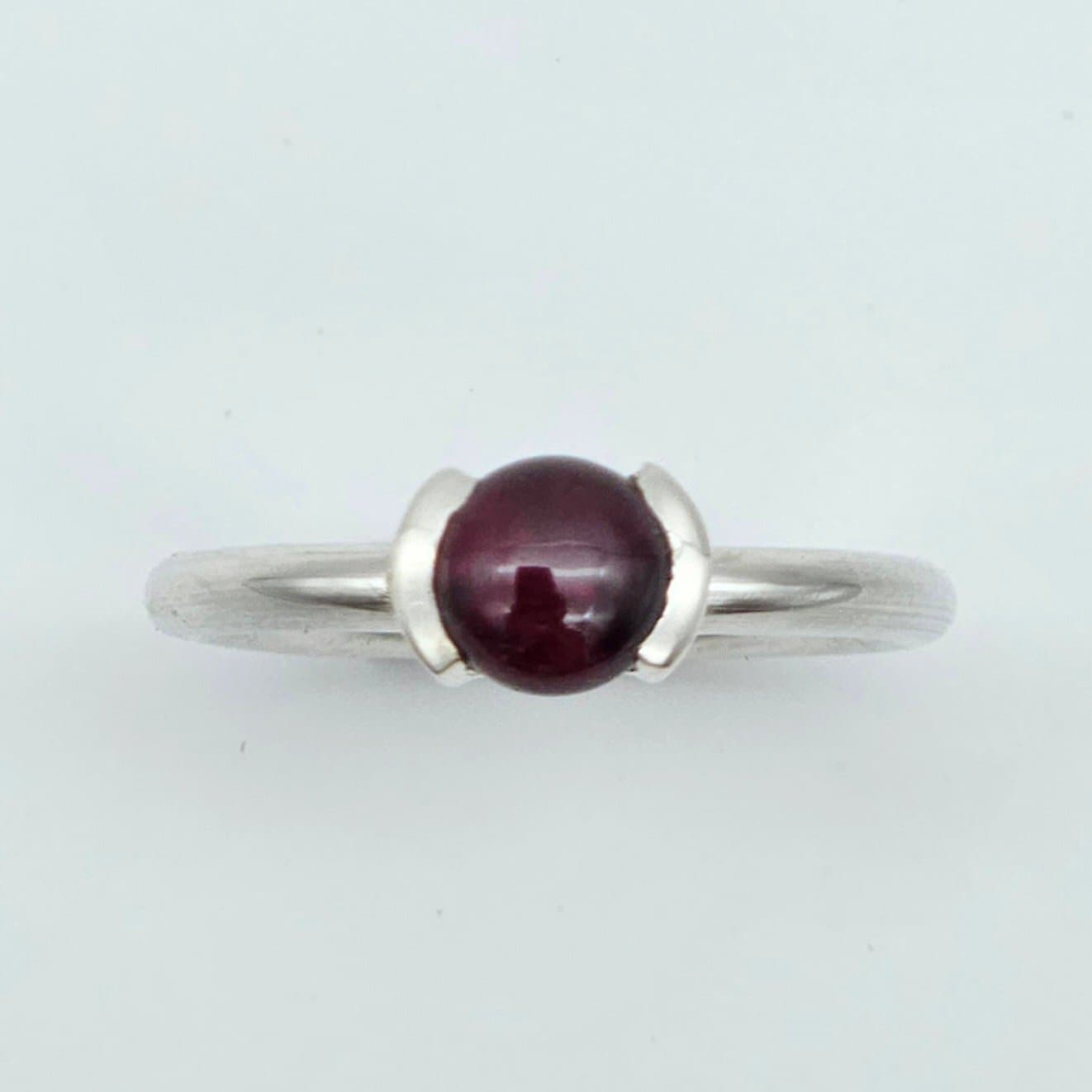 Anillo Bohemia con Granate