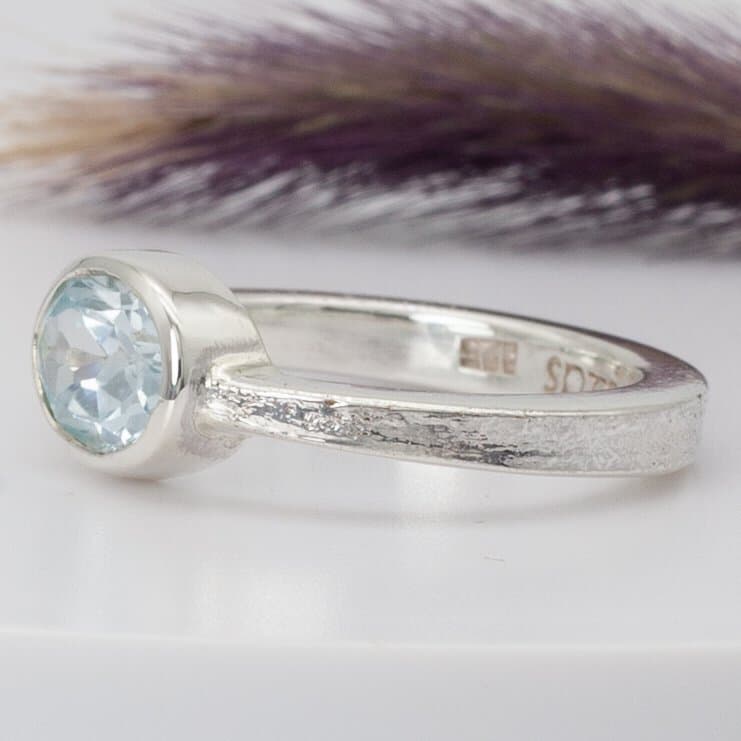 Anillo Ale con Topacio Oval