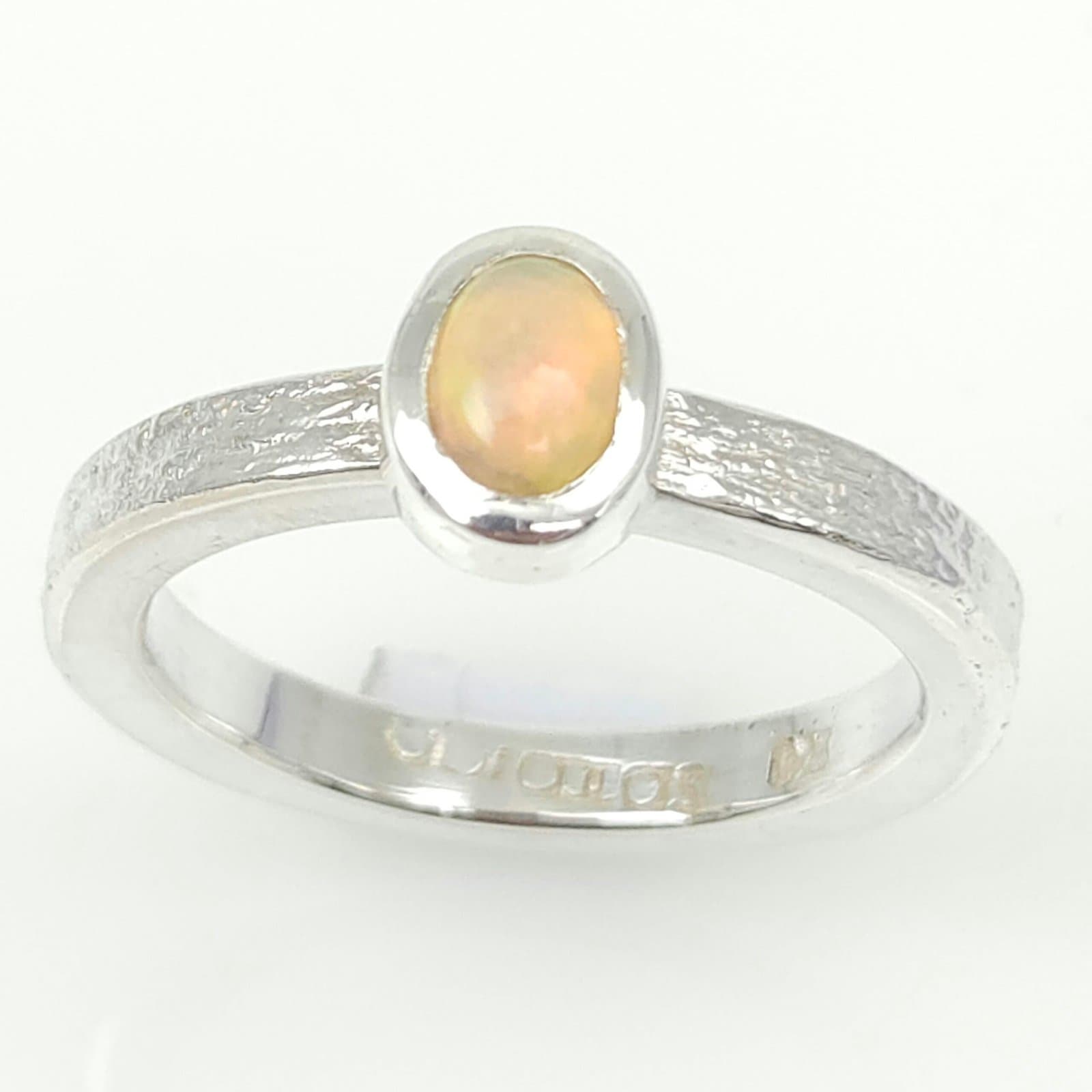 Anillo Lu con Ópalo