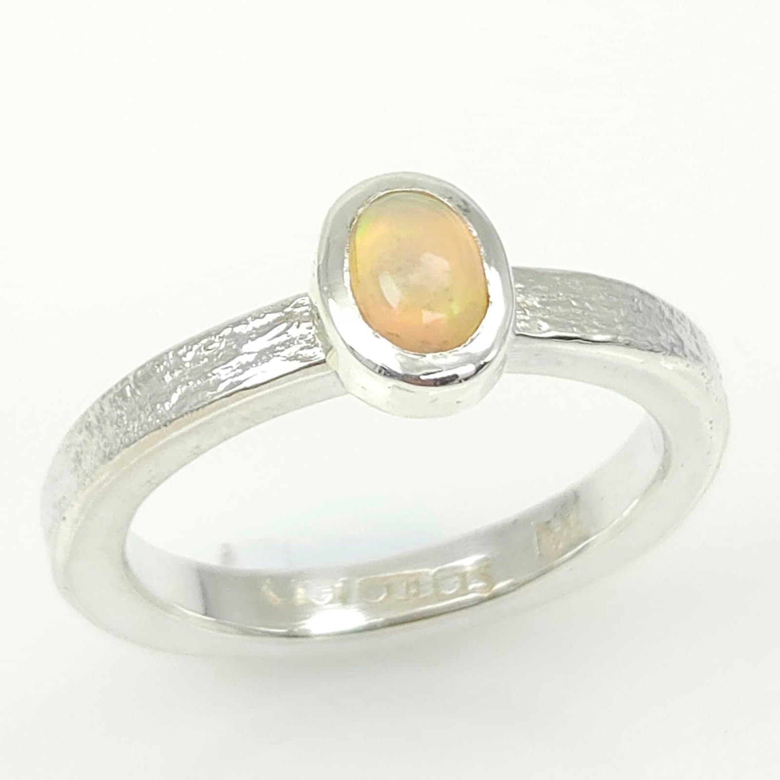 Anillo Lu con Ópalo